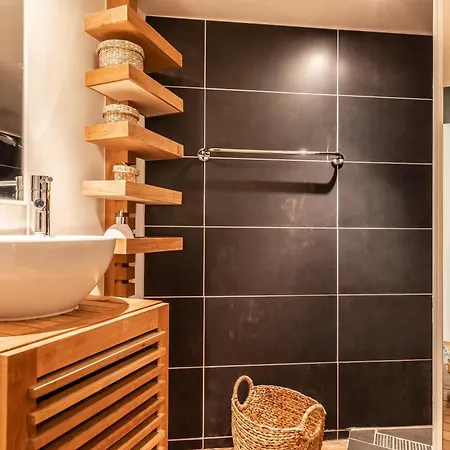 Appartement Easy Clés- Lovely Loft in front of the Port Vieux beach - Parking *
