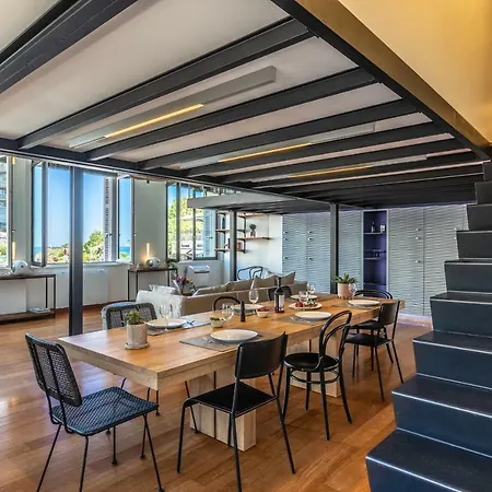 Easy Clés- Lovely Loft in front of the Port Vieux beach - Parking Appartement *